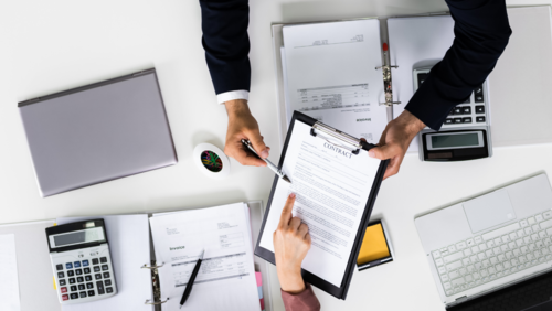 Jaki leasing się bardziej opłaca – operacyjny czy finansowy?