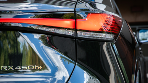 Lexus RX – cennik, wyposażenie i dostępne wersje. Sprawdź opcje finansowania!