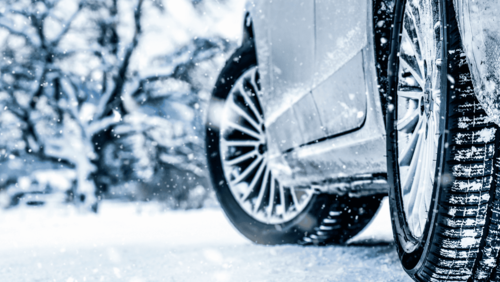 Opony zimowe a prawo – kiedy ich brak może skończyć się mandatem