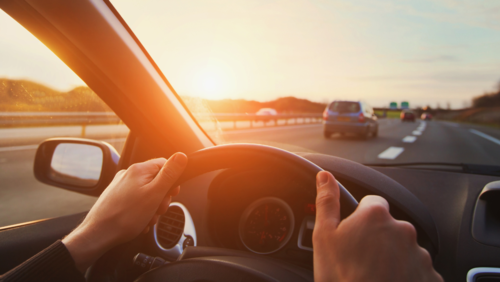 Nowoczesne systemy wspomagania kierowcy – czy zwiększają bezpieczeństwo na drodze?