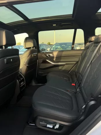 BMW X7 xDrive 40i 2023 FULL OPTION