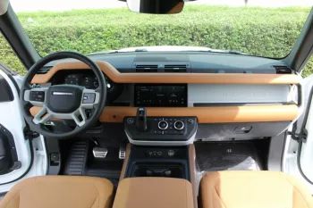Land Rover Defender 90 P300 V4 2023