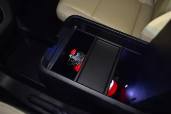 2023 MODEL TOYOTA GRANVIA PREMIUM 2.8L 6 SEAT AUTOMATIC