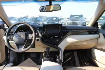 Toyota Camry GLE 2.5L Model 2023 .