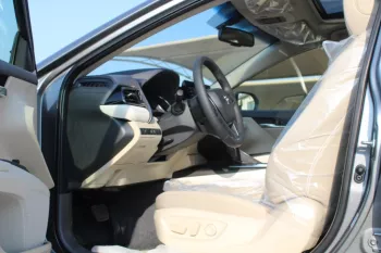 Toyota Camry GLE 2.5L Model 2023 .