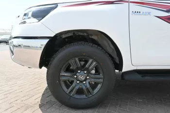 TOYOTA HILUX 2.7L PETROL AUTOMATIC 2023