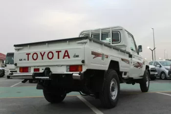 TOYOTA LAND CRUISER PICKUP 2023