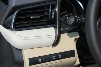 2023 TOYOTA CAMRY GLE 2.5 A/T PRL