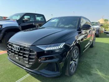 2022 Audi Q8 S-line 3.0 L 4WD
