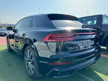 2022 Audi Q8 S-line 3.0 L 4WD