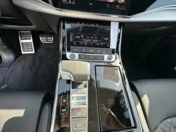 2022 Audi Q8 S-line 3.0 L 4WD