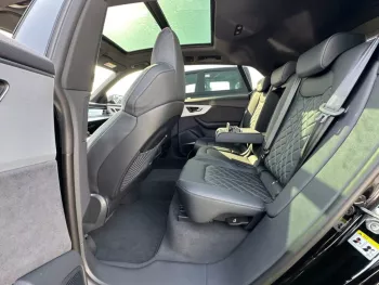 2022 Audi Q8 S-line 3.0 L 4WD