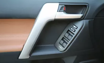 TOYOTA LAND CRUISER PRADO VX 2023 PETROL