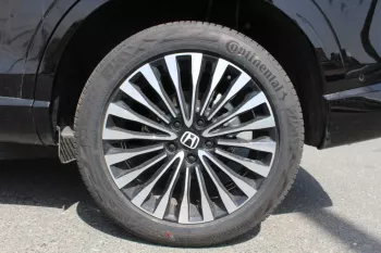 HONDA ENS1 BLACK INSIDE WHITE