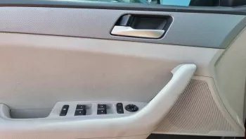 HYUNDAI SONATA 2019 RED 32811KM 2.4L