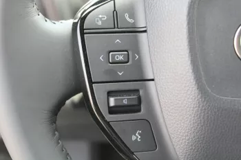 2023 TOYOTA BZ4X, 4X2, FWD, (EV)