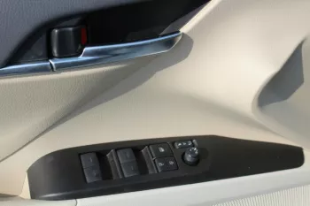 2023 TOYOTA CAMRY GLE 2.5L AT PRL