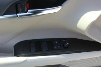 2022 Toyota Camry GLE (XV70)