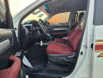 TOYOTA HILUX WHITE 2.4L 4CY 2022
