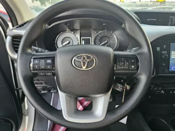 TOYOTA HILUX WHITE 2.4L 4CY 2022