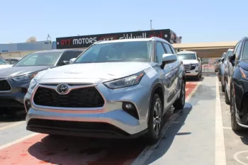 TOYOTA HIGHLANDER XLE 2.4L PETROL 2023