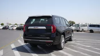 GMC Yukon Denali 2023 V8