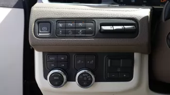 GMC Yukon Denali 2023 V8
