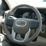GMC Yukon Denali 2023 V8 - Thumbnail 13