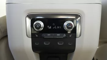 GMC Yukon Denali 2023 V8