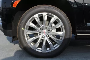 2023 GMC YUKON DENALI, V8, 6.2L, AWD