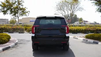 GMC Denali Yuken Black Edition 2023 V8
