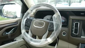 GMC Denali Yuken Black Edition 2023 V8