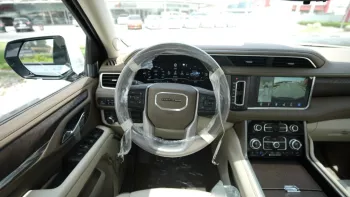 GMC Denali Yuken Black Edition 2023 V8