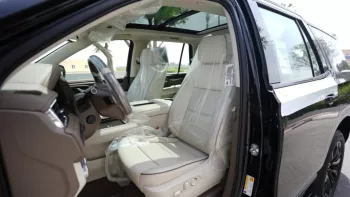 GMC Denali Yuken Black Edition 2023 V8