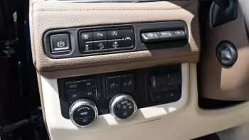 GMC Denali Yuken 2023 4WD 8Cyl