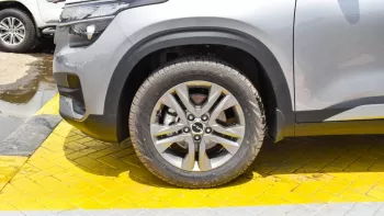 New Kia Seltos 1.6L 4Cyl FWD 2023 | Dubai Export Auto