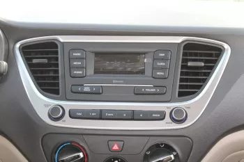 LHD - HYUNDAI ACCENT 1.4L PETROL COMFORT AUTOMATIC - SILVER