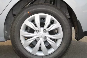 LHD - HYUNDAI ACCENT 1.4L PETROL COMFORT AUTOMATIC - SILVER