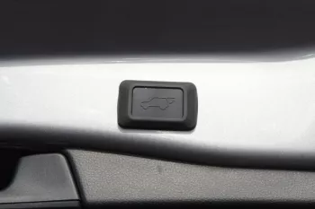 LHD - TOYOTA RAV4 2.0L PETROL FULL OPTIONS AUTOMATIC SILVER 2023