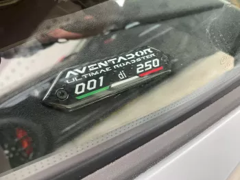 LHD - LAMBORGHINI AVENTADOR ULTIMATE ROADSTER AUTOMATIC / MODEL - 2022