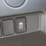 MITSUBISHI L200 2.5L 4×2 SINGLE CABIN BASIC OPTION MANUAL TRANSMISSION DIESEL 2022 MODEL - Thumbnail 9