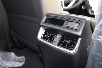 LHD - ISUZU D-MAX 2023 3.0L DIESEL DOUBLE CAB 4WD FULL OPTIONS - AUTOMATIC - SILVER