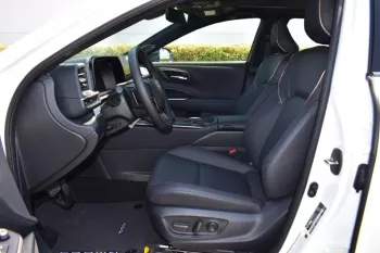 2023 TOYOTA CROWN PLATINUM HYBRIDMAX 2.4L AWD AUTOMATIC – TWO TONE