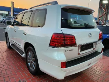 Lexus LX570 2011 4WD V8 White Color