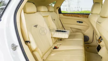 BENTLEY BENTAYGA 4.0L PETROL AT MY2021 – WHITE