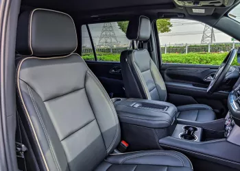 GMC Yukon 2022 Model Year White Color