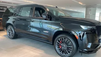 LHD - CADILLAC ESCALADE 62.L PETROL ESV V AUTOMATIC 2023