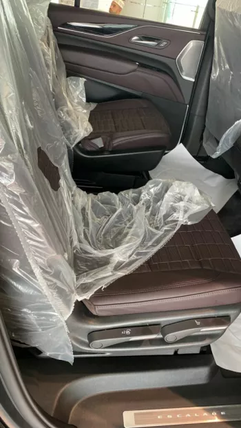 LHD - CADILLAC ESCALADE 62.L PETROL ESV V AUTOMATIC 2023
