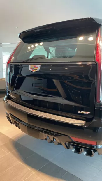 LHD - CADILLAC ESCALADE 62.L PETROL ESV V AUTOMATIC 2023