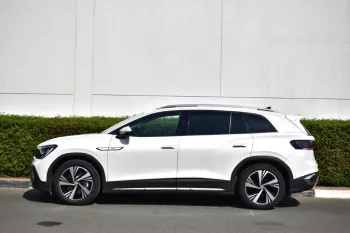 2022 VOLKSWAGEN ID6 CROZZ LITE PRO EV WHITE COLOR